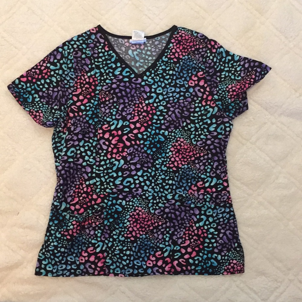 🐅⚡️Bold Cheetah print Scrub top⚡️ 🐆